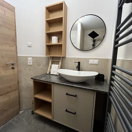 Longaview Apartament *